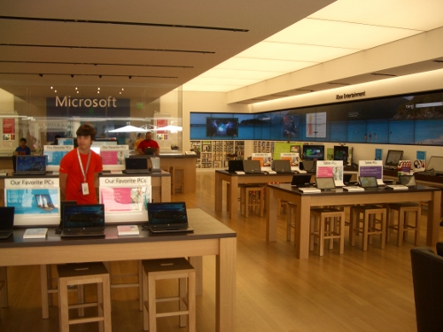 Microsoft Store with no customers